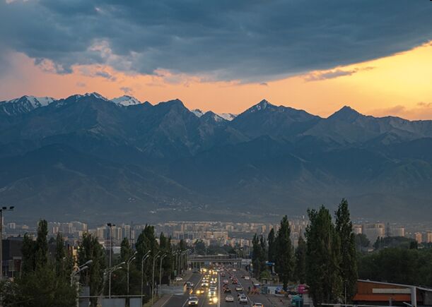 Ведь это наши горы, они помогут нам