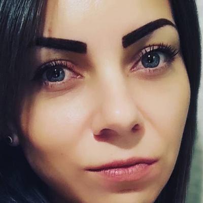Наташа Тетерятникова