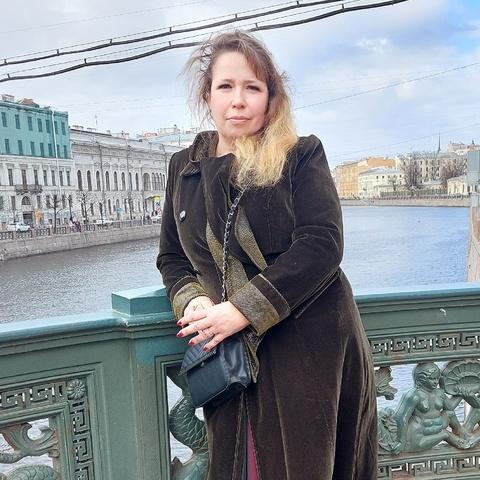 Елена Михайлова